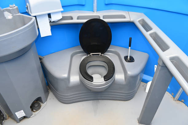 Best Porta potty rental near me  in Newark, OH